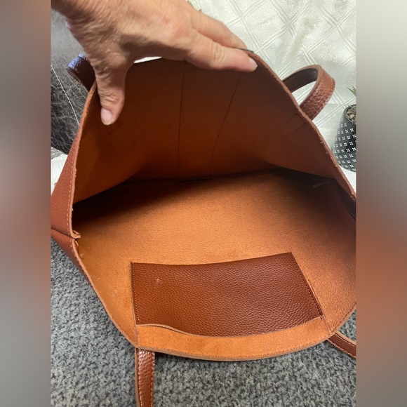 Vince Camuto - Picture 3 of 6